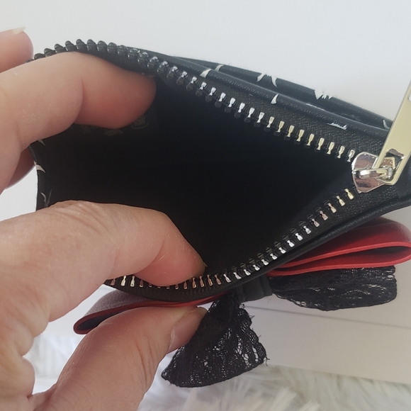 SOLD! NWOT Disney Nightmare Before Christmas Zero Card Holder and Change Purse - Picture 3 of 7